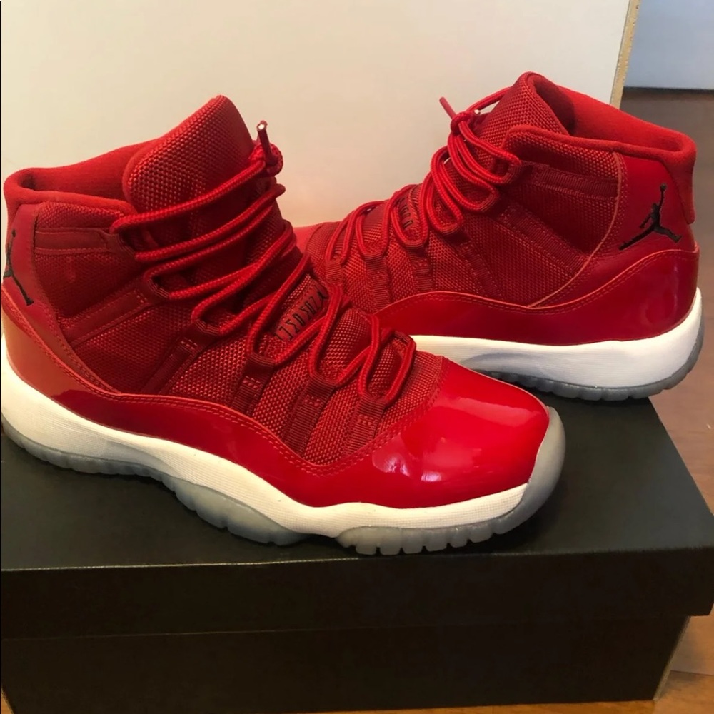 Jordan 11 with box “win like 96” red Gs 6y